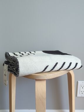 Zara Geometric Blanket Scarf